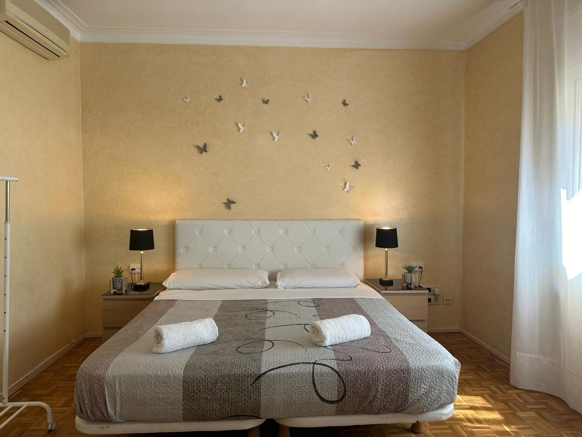 Rooms Villaroel Barcelona Exterior photo